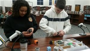 Students using Cubelets 