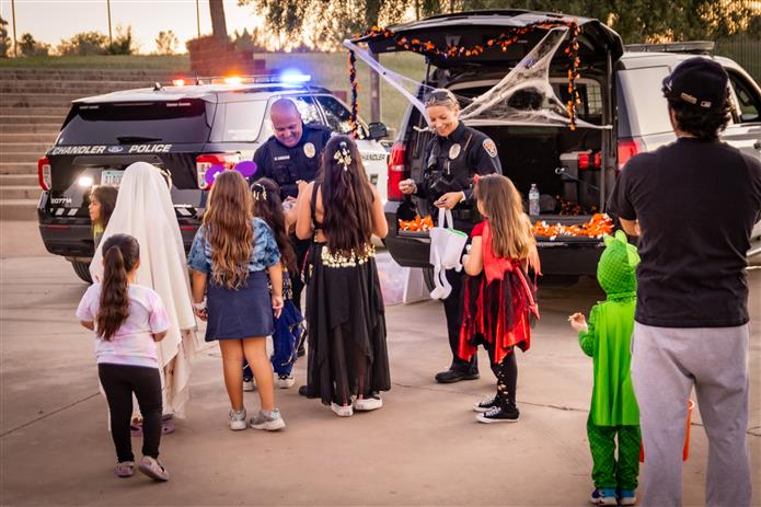  students trunk-or-treating