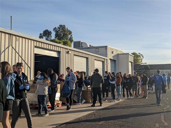 Holiday Food Donations and Volunteers