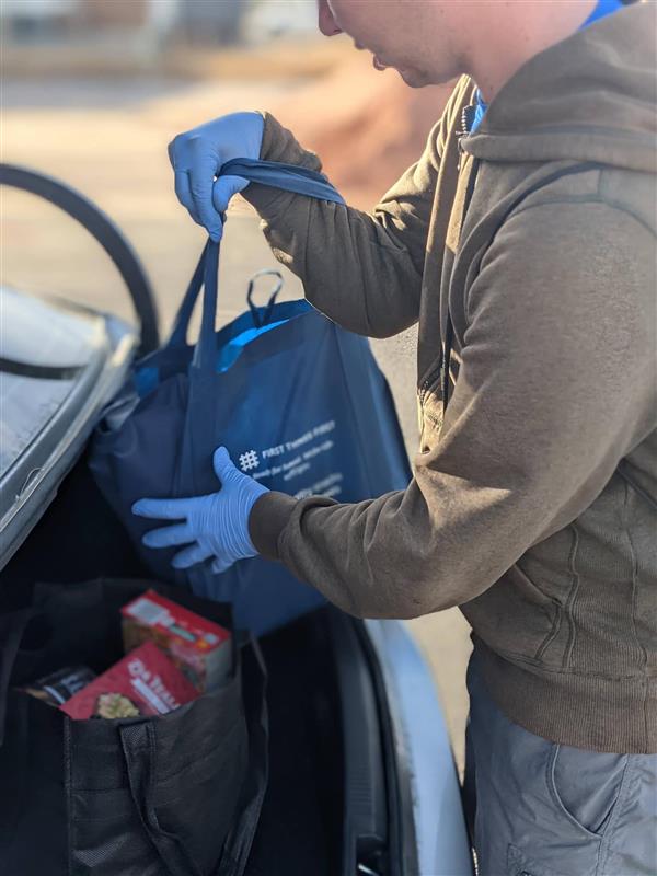 Holiday Food Donations and Volunteers