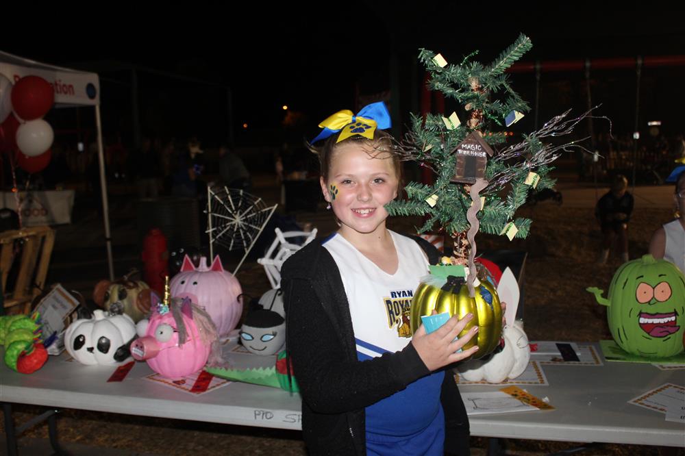 1st place pumpkin overall, Elouise W. 3rd Grade