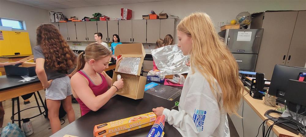 Students Making Solar Ovens